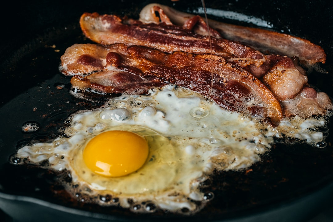 découvrez des conseils nutritionnels efficaces pour gérer votre taux de cholestérol grâce à une alimentation équilibrée et adaptée.