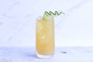 jus de citron et eau de concombre