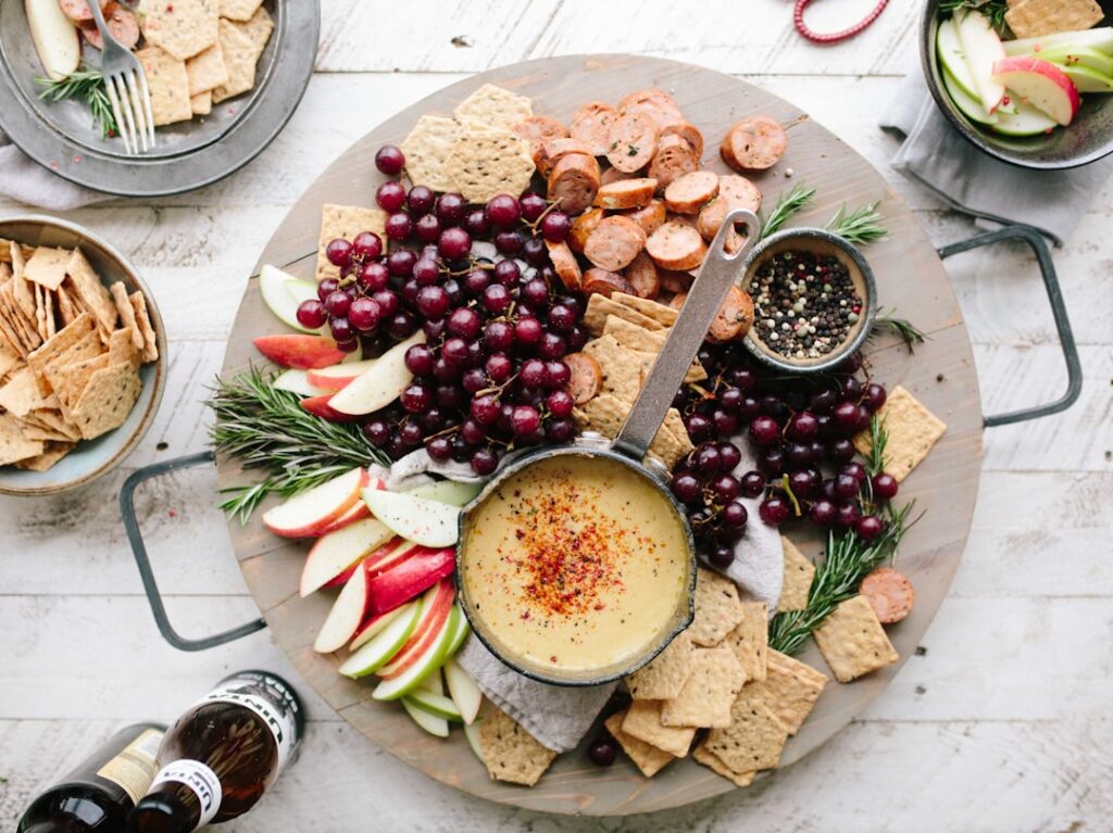 découvrez les bienfaits de la diète méditerranéenne, un régime alimentaire équilibré riche en fruits, légumes, huile d'olive et poissons, reconnu pour favoriser la santé et le bien-être.