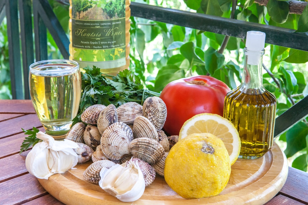 découvrez les bienfaits de la cuisine méditerranéenne, un régime riche en saveurs, en légumes frais, en huiles saines et en fruits de mer pour une santé optimale.