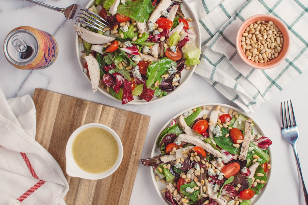 découvrez les bienfaits de la diète méditerranéenne, un régime équilibré riche en fruits, légumes, huiles d'olive et poissons pour une santé optimale et un mode de vie sain.