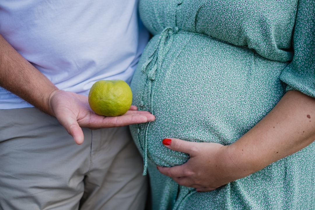 découvrez des conseils efficaces pour perdre du poids après l'accouchement, retrouver votre forme et adopter de saines habitudes post-partum tout en prenant soin de vous et de votre bébé.