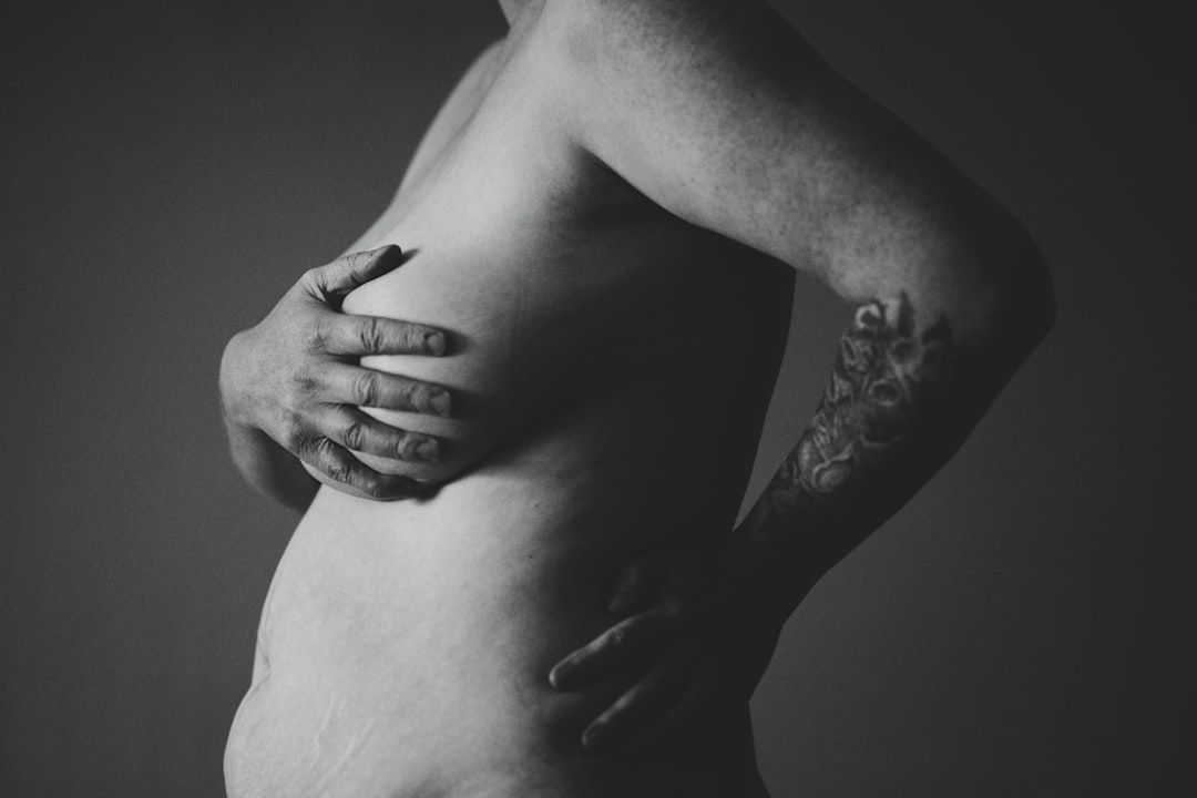découvrez nos conseils et astuces efficaces pour perdre du poids après l'accouchement. retrouvez la forme en douceur tout en respectant votre corps durant la période du postpartum.