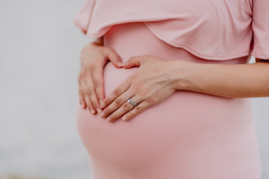 découvrez tout ce qu'il faut savoir sur la grossesse : conseils, symptômes, alimentation, suivi médical et étapes clés pour bien vivre cette période unique.