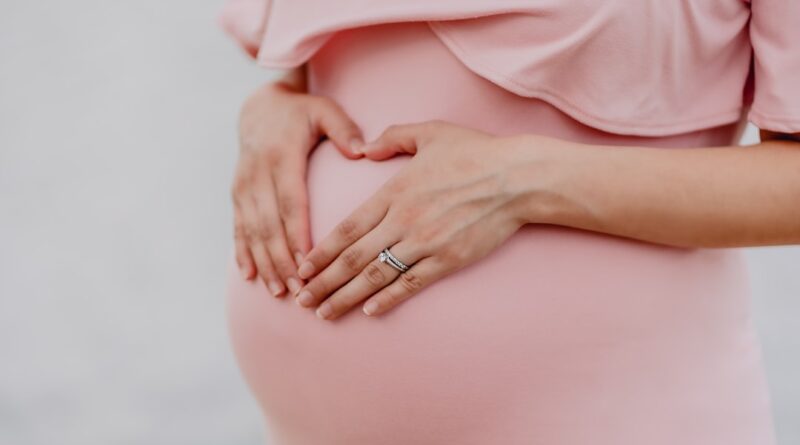 découvrez tout ce qu'il faut savoir sur la grossesse : conseils, symptômes, alimentation, suivi médical et étapes clés pour bien vivre cette période unique.