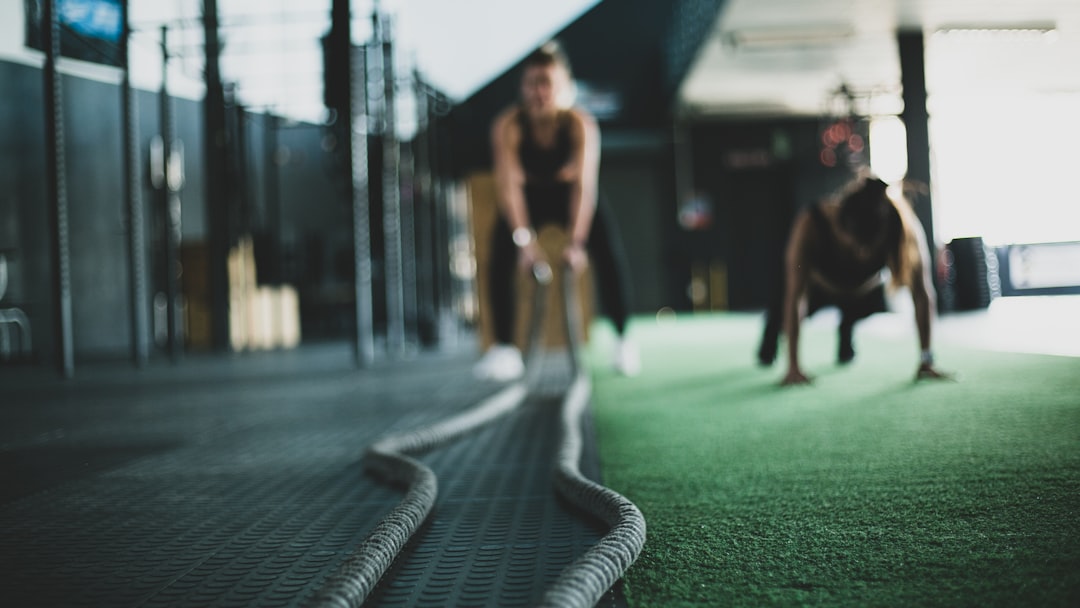 dĂ©couvrez tous les bienfaits de la musculation : conseils, exercices et programmes dâentraĂźnement adaptĂ©s Ă tous les niveaux pour gagner en force, en endurance et en santĂ©.