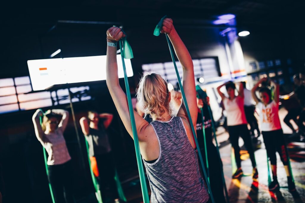 découvrez la zumba, une activité de fitness dynamique qui combine danse et exercice sur des rythmes latinos entraînants. améliorez votre forme physique tout en vous amusant grâce à des cours accessibles à tous les niveaux.